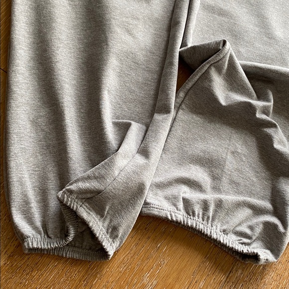 NWT! VUORI Granite Performance Jogger (M) Light Heathered Grey - Picture 11 of 12